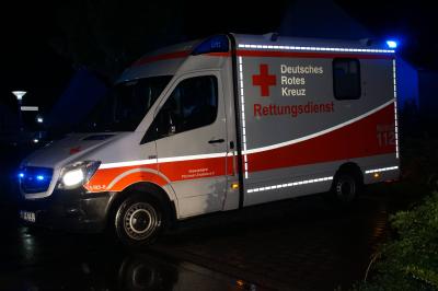 Sternenfels: Dachstuhlvollbrand aufgrund Unwetter fuehrt zu einem Grosseinsatz der Feuerwehren